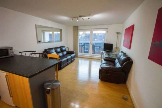 2 bedroom Flat to re...